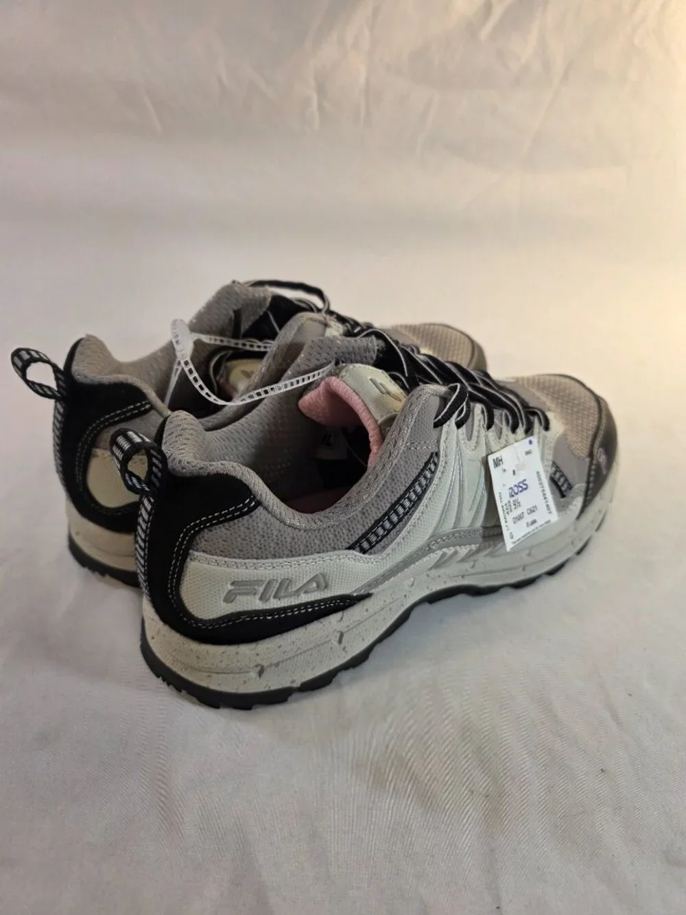 FILA Evergrand TR 21.5 Women’s 9.5 Gray Black Pink Trail Running Shoes